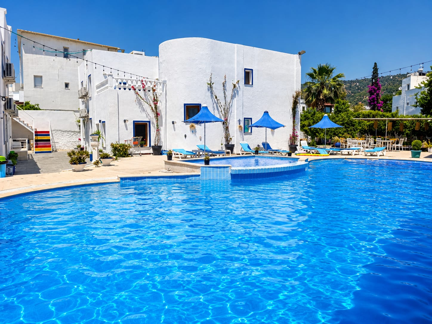 Otel Girişi